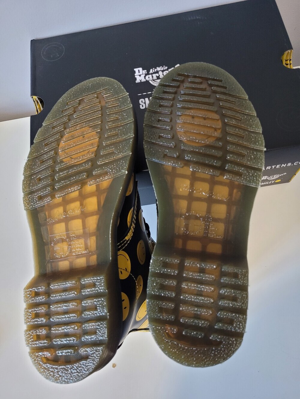 Dr. Martens x Smiley 1460 8-Eye Smooth Leather Lace-Up Boots, BNIB, Size 8 - Picture 9 of 12
